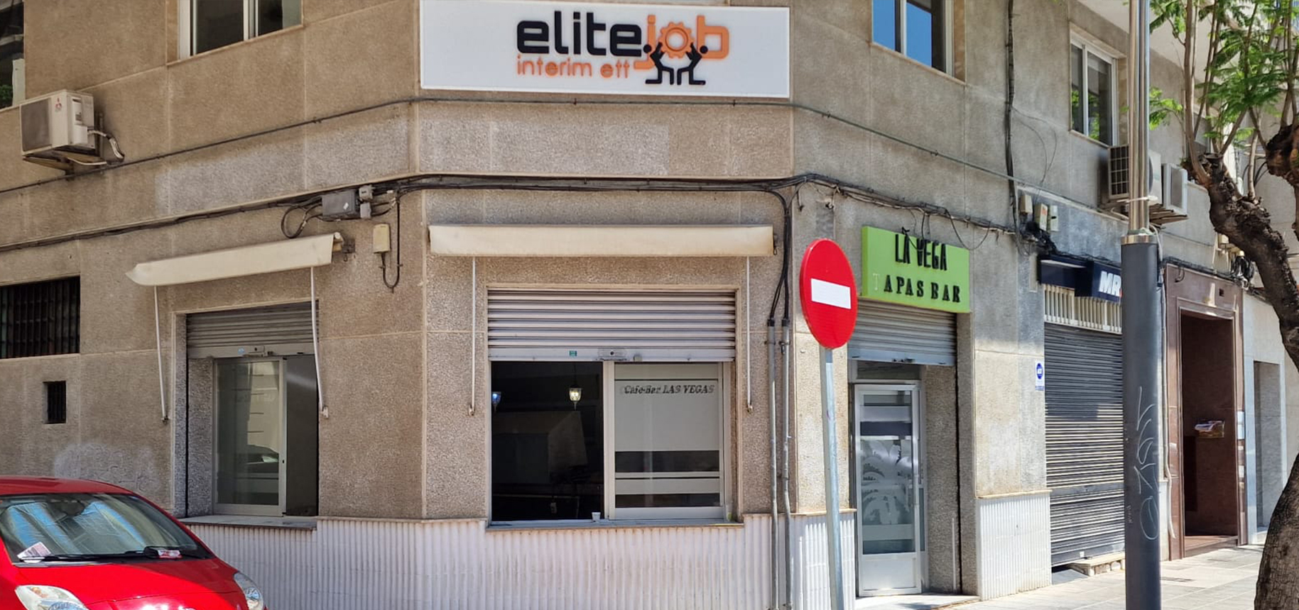 Fachada de Elite Job antes de la rotulación