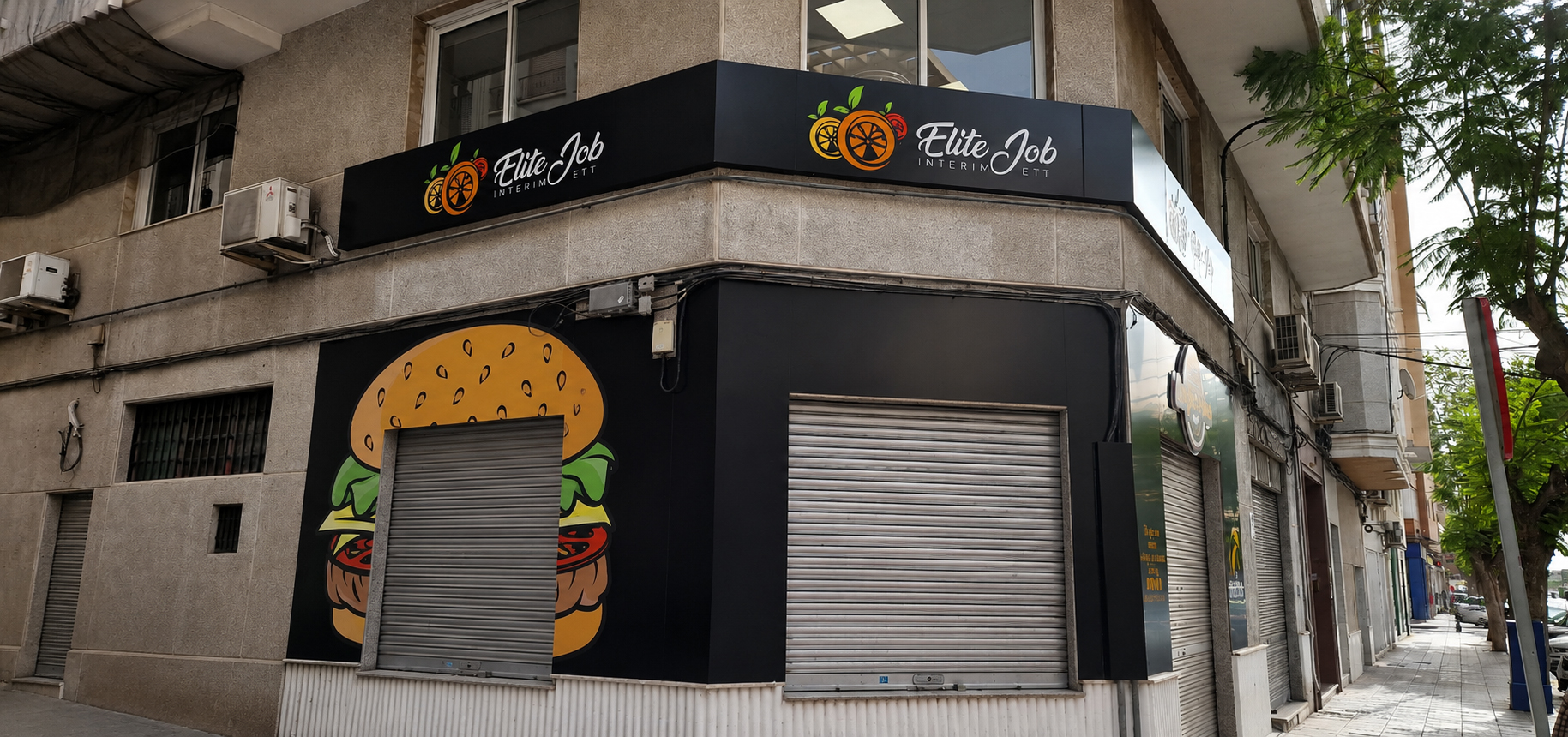 Fachada de Elite Job después de la rotulación