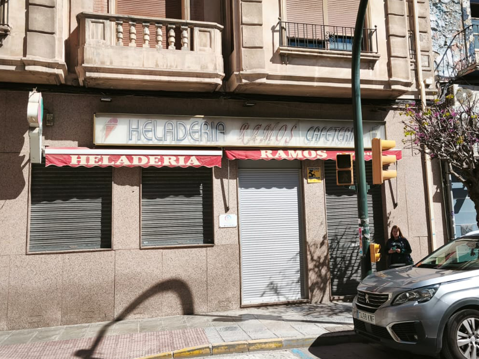 Fachada de Heladería Juan Carlos antes de la rotulación